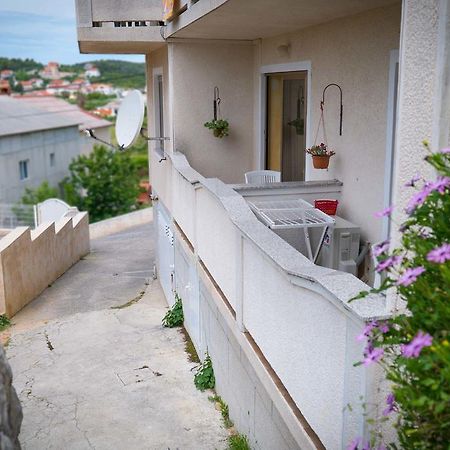 Apartment Anica Palit Bagian luar foto