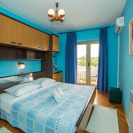 Apartment Anica Palit Bagian luar foto