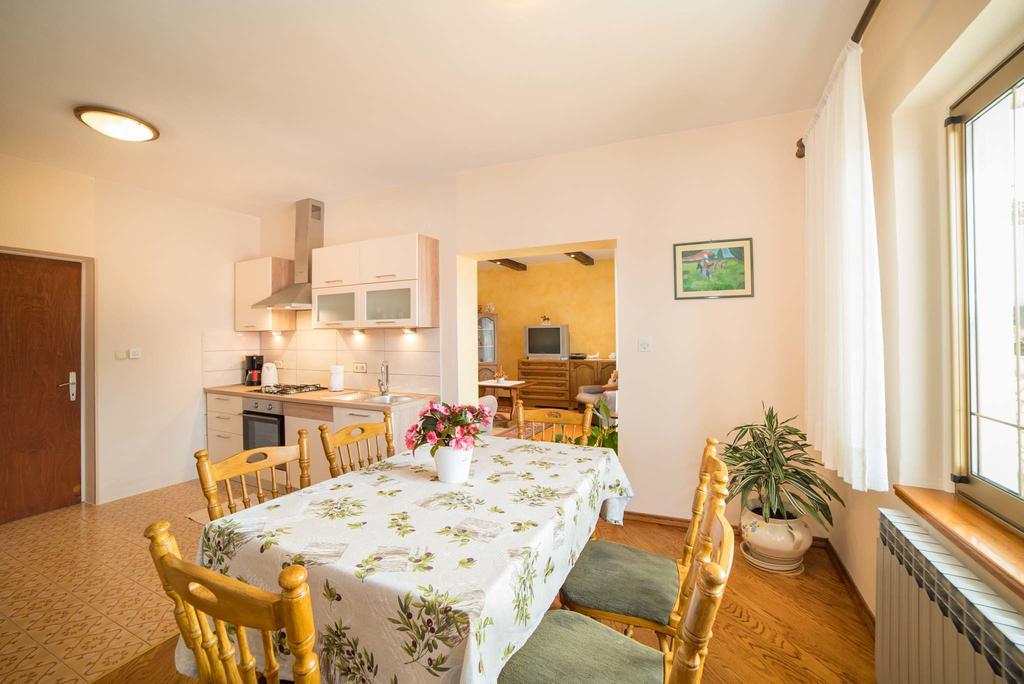 Apartment Anica Palit Bagian luar foto
