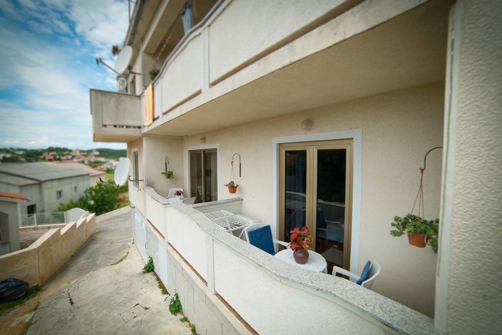 Apartment Anica Palit Bagian luar foto